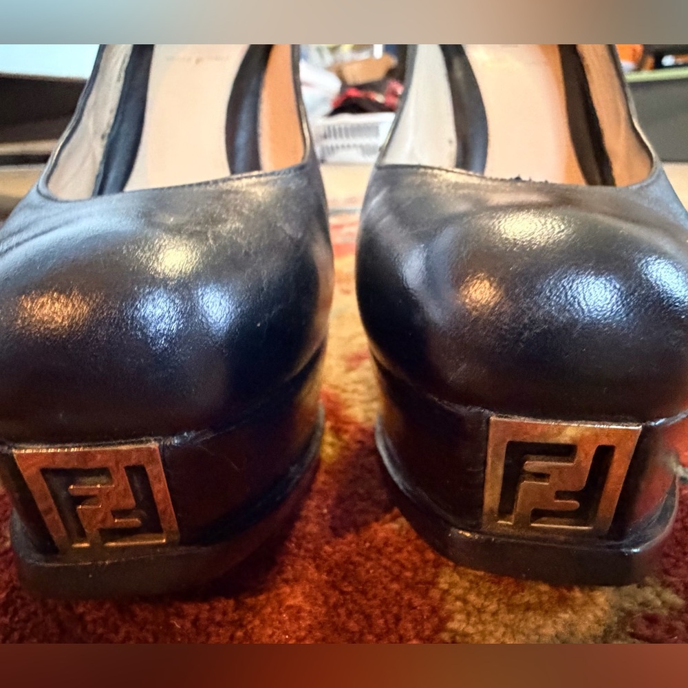 Fendi Black Leather platform heels. Size 7 
Made in Italy